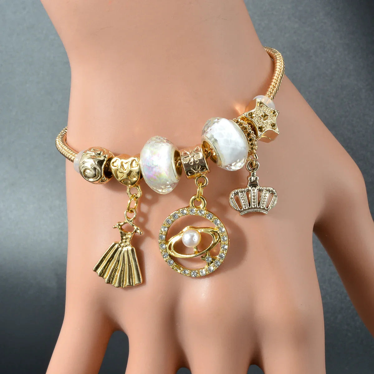 Pulsera De Plata Con Dijes - Bañado en oro